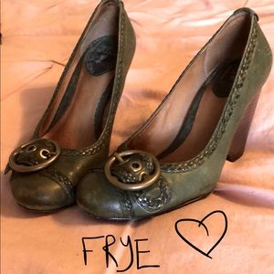 Rare Frye Hannah green leather wedge heels Sexy af